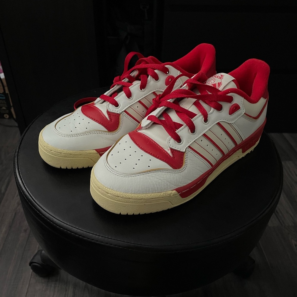 ADIDAS Rivalry Red Lows Men’s size Us 7.5!
